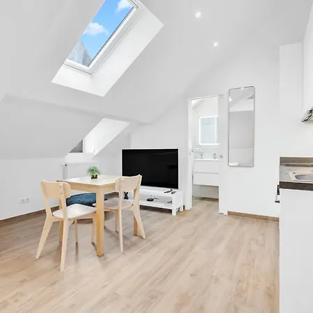 Apartman 7 - Near Place De Paris *