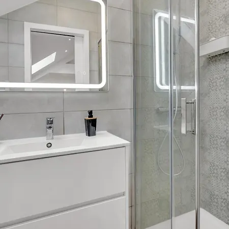 7 - Near Place De Paris