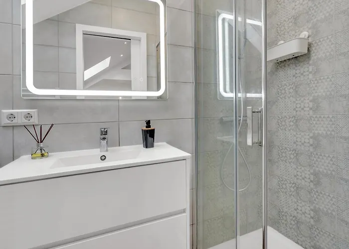 7 - Near Place De Paris